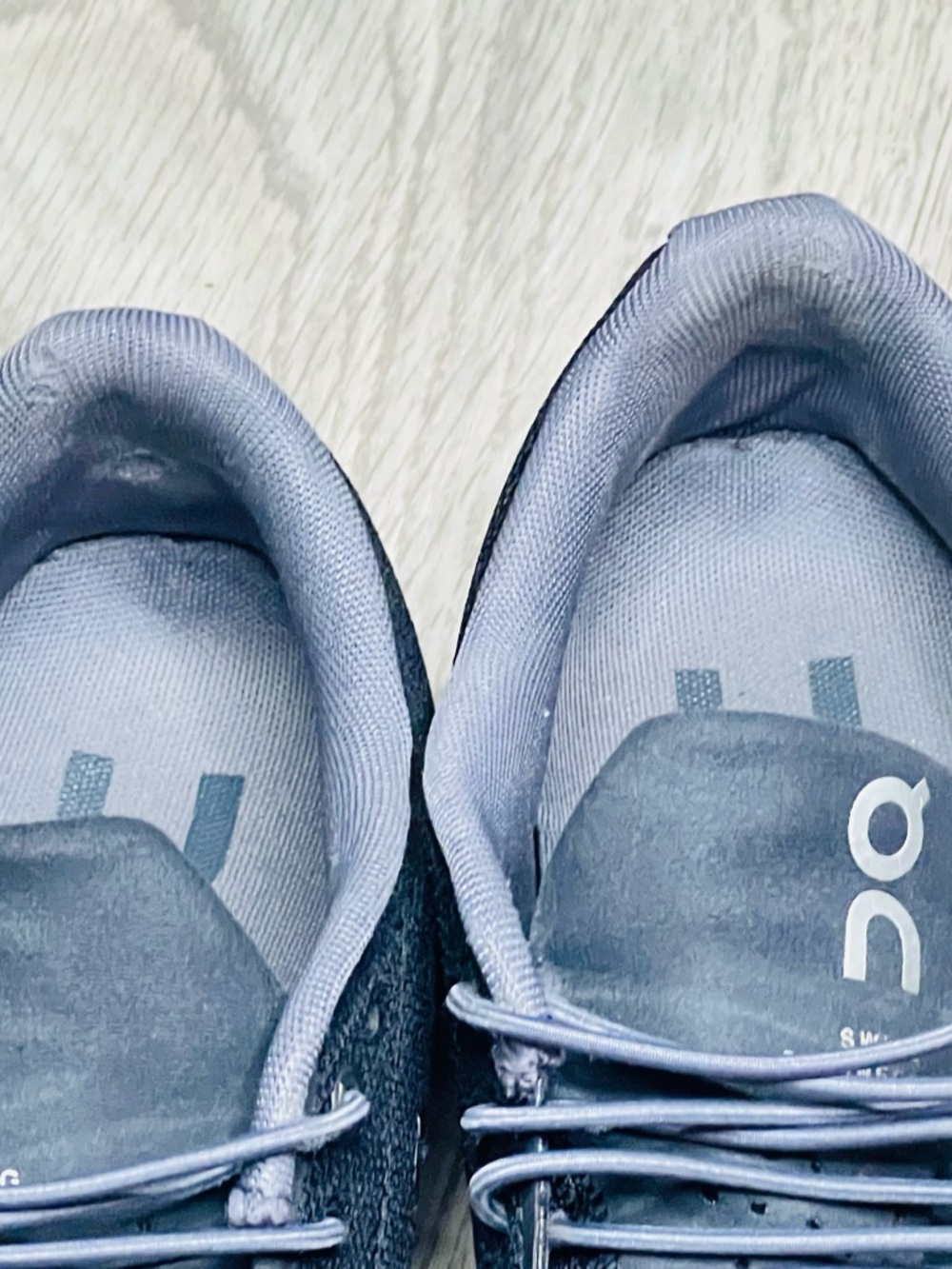 On Cloud Women’s 9.5 Black White Athletic Running Shoes Swiss Engineering *READ - Picture 6 of 13